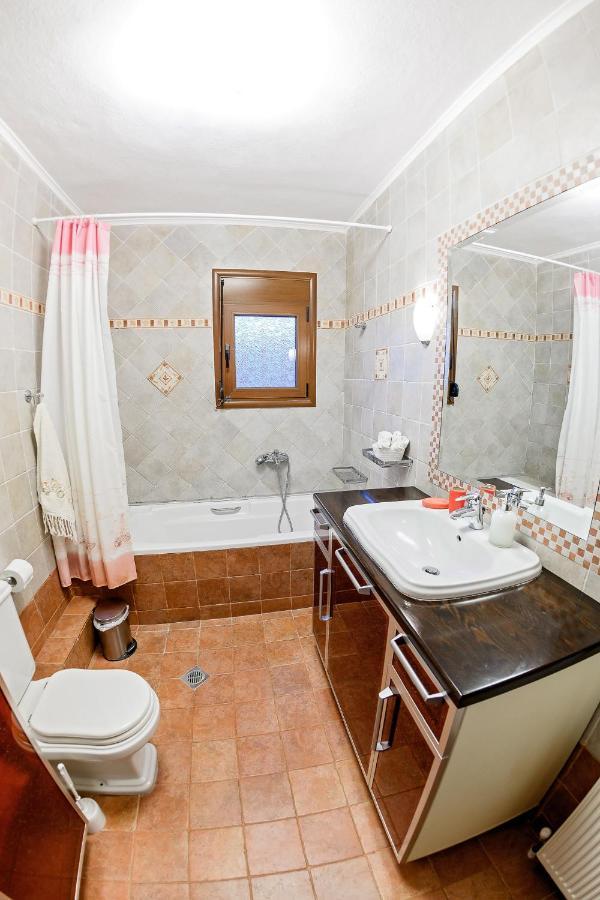 Villa Mariellie Néa Péramos Exterior foto