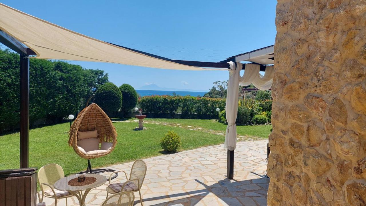 Villa Mariellie Néa Péramos Exterior foto